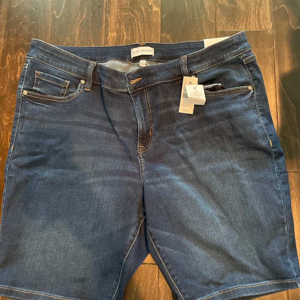 NWT Lane Bryant Denim Shorts Sz: 20